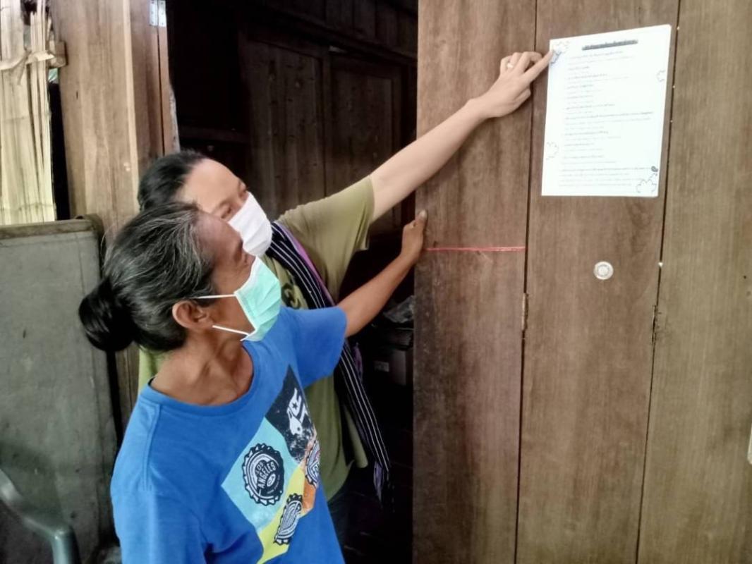 จนท.รพ.สต.บ้านสันป่าไร่ร่วมกับอสม.ม.3บ้านป่าไร่เหนือให้ความรู้ คำแนะนำเกี่ยวกับ 10 สัญญานเตือนเสี่ยงฆ่าตัวตายพร้อมทั้งติดป้าย 10 สัญญานเตือนเสี่ยงฆ่าตัวตาย จำนวน 278 หลังคาเรือน