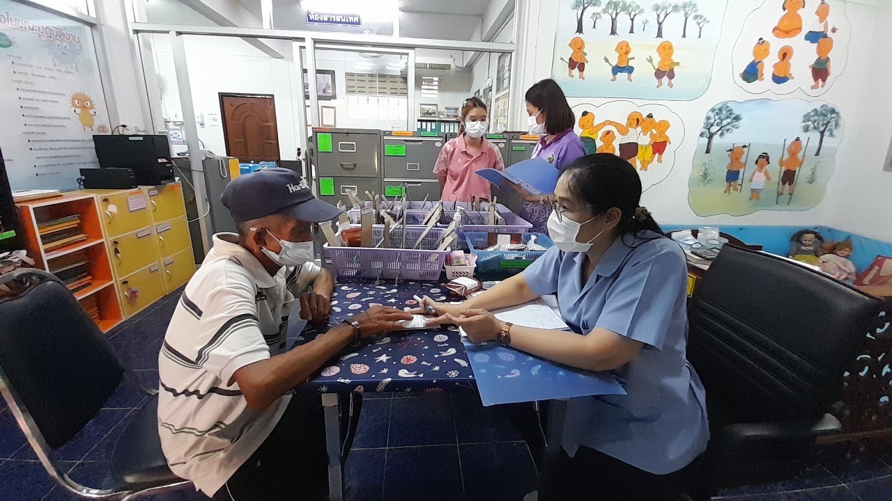 23/5/66 ช่วงบ่าย รพ.สต.บ้านสันป่าไร่ ให้บริการจ่ายยาผู้ป่วยโรคความดันโลหิตสูง (กลุ่ม 2/3) ที่รับยาที่ รพ.สต.จำนวน 52 ราย