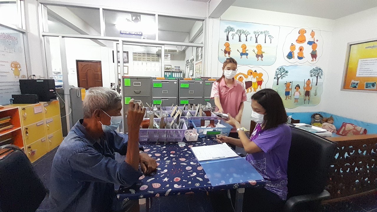 23/5/66 ช่วงบ่าย รพ.สต.บ้านสันป่าไร่ ให้บริการจ่ายยาผู้ป่วยโรคความดันโลหิตสูง (กลุ่ม 2/3) ที่รับยาที่ รพ.สต.จำนวน 52 ราย