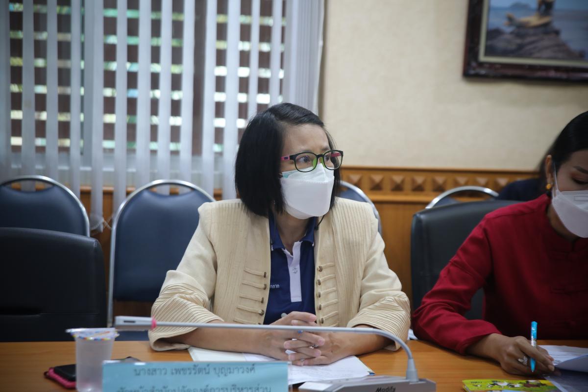 นายกองค์การบริหารส่วนจังหวัดตาก เป็นประธานในการประชุมแนวทางการดำเนินการถ่ายโอนภารกิจสถานีอนามัยเฉลิมพระเกียรติ 60 พรรษา นวมินทราชินี และโรงพยาบาลส่งเสริมสุขภาพตำบล