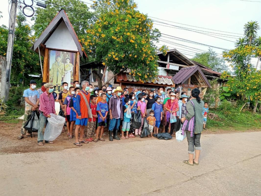 5/6/66 จนท.รพ.สต.บ้านสันป่าไร่ ร่วมกับผู้นำชุมชน ชาวบ้านและอาสาสมัครสาธารณสุขหมู่ที่ 2 บ้านตีนธาตุ หมู่ที่ 3 บ้านป่าไร่เหนือและหมู่ที่ 5 บ้านสันป่าไร่ พัฒนาสิ่งแวดล้อมภายในชุมชนและรณรงค์สำรวจและทำลายแหล่งเพาะพันธ์ลูกน้ำยุงลาย เนื่องในวันสิ่งแวดล้อมโลก