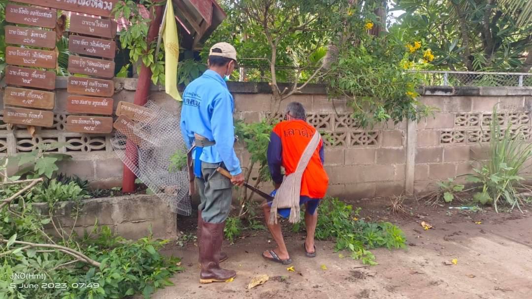 5/6/66 จนท.รพ.สต.บ้านสันป่าไร่ ร่วมกับผู้นำชุมชน ชาวบ้านและอาสาสมัครสาธารณสุขหมู่ที่ 2 บ้านตีนธาตุ หมู่ที่ 3 บ้านป่าไร่เหนือและหมู่ที่ 5 บ้านสันป่าไร่ พัฒนาสิ่งแวดล้อมภายในชุมชนและรณรงค์สำรวจและทำลายแหล่งเพาะพันธ์ลูกน้ำยุงลาย เนื่องในวันสิ่งแวดล้อมโลก