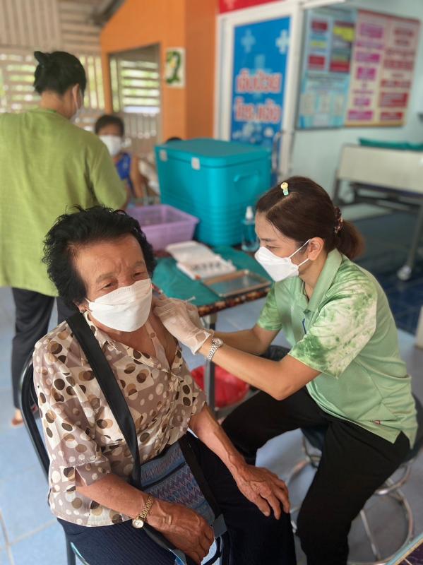 7/6/66 ช่วงเช้า รพ.สต.บ้านสันป่าไร่ รณรงค์ฉีดวัคซีนป้องกันไข้หวัดใหญ่ กลุ่มเสี่ยง รอบแรก มีผู้มารับบริการ 106 ราย รอบต่อไป(วันที่21)กลุ่มเด็กอายุ 6 เดือน ถึง 2ปี 11เดือน