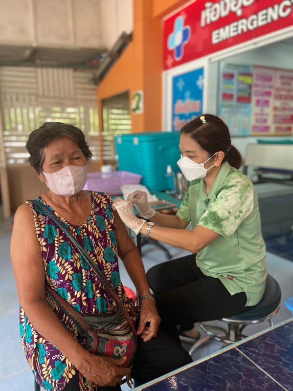 7/6/66 ช่วงเช้า รพ.สต.บ้านสันป่าไร่ รณรงค์ฉีดวัคซีนป้องกันไข้หวัดใหญ่ กลุ่มเสี่ยง รอบแรก มีผู้มารับบริการ 106 ราย รอบต่อไป(วันที่21)กลุ่มเด็กอายุ 6 เดือน ถึง 2ปี 11เดือน