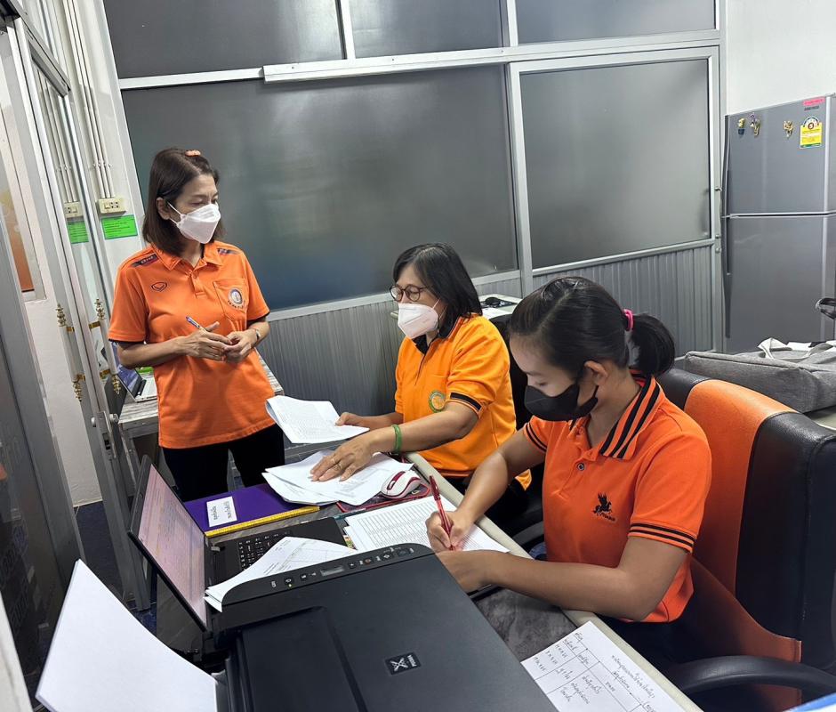 8/6/66 จนท.การเงินและบัญชีของรพ.สต.บ้านสันป่าไร่ ได้รับการติดตามการบันทึกบัญชี การจัดทำรายงานการเงินและการคำนวณค่าเสื่อมราคาสินทรัพย์ของรพ.สต.บ้านสันป่าไร่ จากคณะทำงานกองคลัง อบจ.ตาก