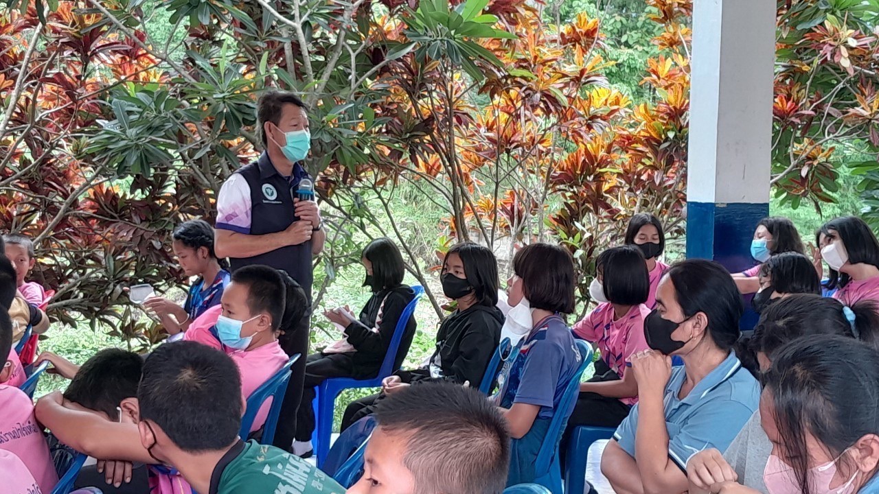 17/6/66 รพ.สต.บ้านสันป่าไร่ร่วมกับเครือข่ายควบคุม ป้องกันโรคติดต่อ จัดอบรมให้ความรู้แก่ประชาชนหมู่ที่3 บ้านป่าไร่เหนือ ในโครงการรณรงค์ป้องกัน ควบคุมโรคไข้เลือดออก โดยมีวิทยากรจากรพ.แม่ระมาด มาให้ความรู้และแลกเปลี่ยนประสบการณ์ในการป้องกันและควบคุมโรคไข้เลื