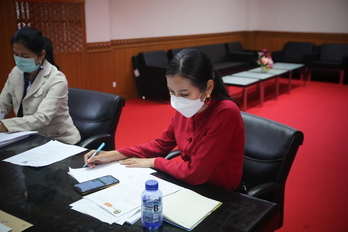 นายกองค์การบริหารส่วนจังหวัดตาก และผู้อำนวยการอุทยานธรณีไม้กลายเป็นหินจังหวัดตาก พร้อมด้วยเจ้าหน้าที่ องค์การบริหารส่วนจังหวัดตาก เข้าร่วมการประชุมรับฟังความคิดเห็นเกี่ยวกับระบบกลไกการบริหารจัดการเครือข่ายการท่องเที่ยว