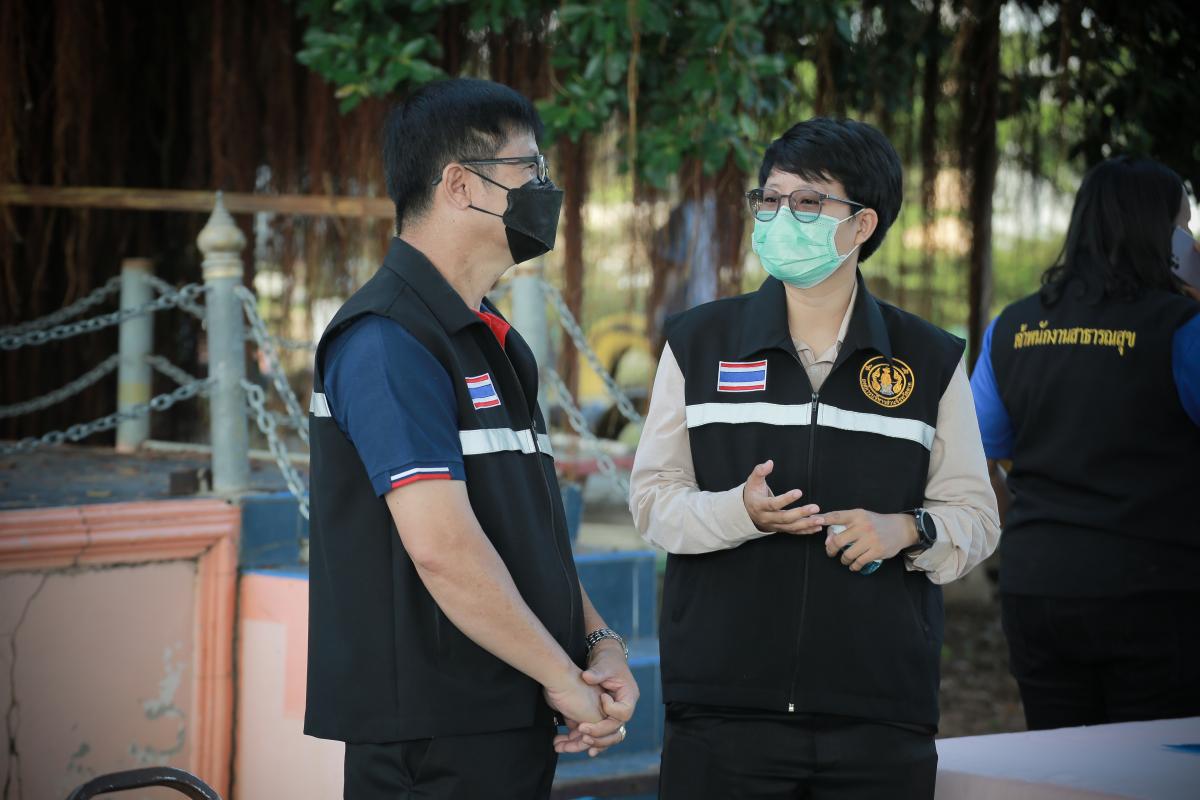 นายก อบจ.ตาก นำวัคซีน Moderna (รอบแรก) ลงพื้นที่ฉีดให้กับประชาชนกลุ่มเปราะบาง  เริ่มต้นที่อำเภอวังเจ้า จังหวัดตาก