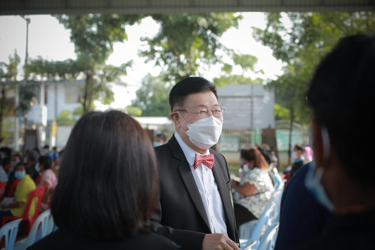 นายก อบจ.ตาก นำวัคซีน Moderna (รอบแรก) ลงพื้นที่ฉีดให้กับประชาชนกลุ่มเปราะบาง  เริ่มต้นที่อำเภอวังเจ้า จังหวัดตาก