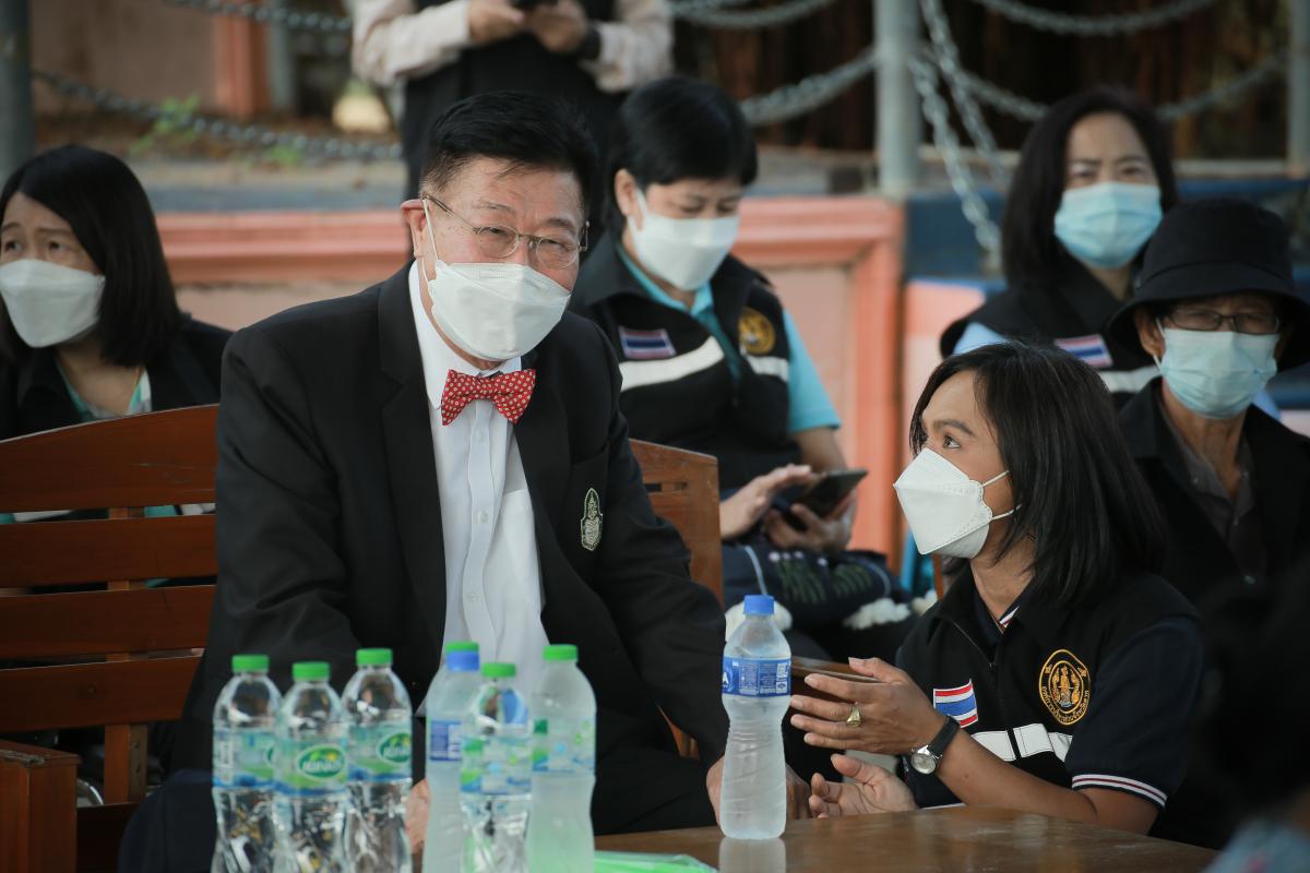 นายก อบจ.ตาก นำวัคซีน Moderna (รอบแรก) ลงพื้นที่ฉีดให้กับประชาชนกลุ่มเปราะบาง  เริ่มต้นที่อำเภอวังเจ้า จังหวัดตาก