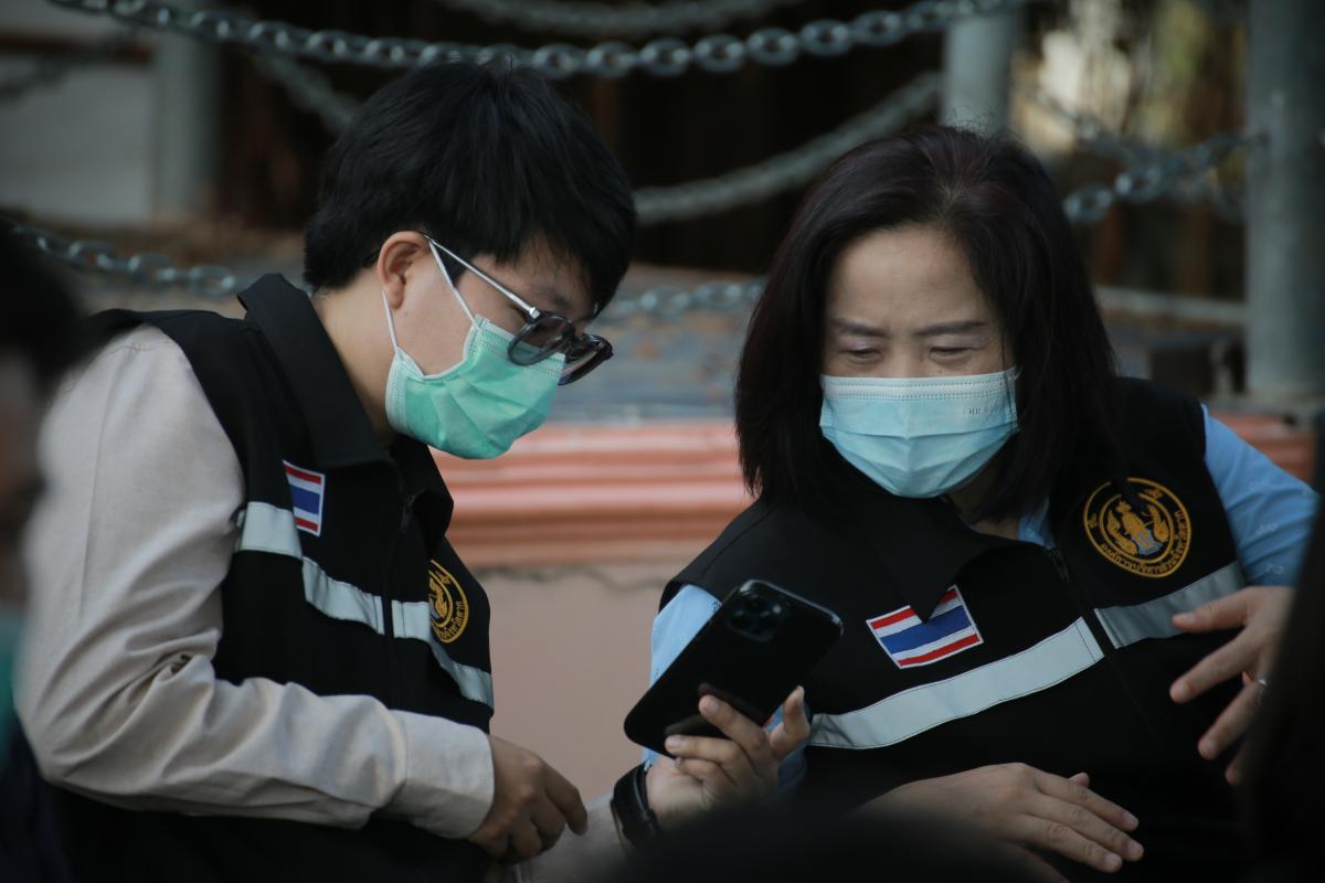 นายก อบจ.ตาก นำวัคซีน Moderna (รอบแรก) ลงพื้นที่ฉีดให้กับประชาชนกลุ่มเปราะบาง  เริ่มต้นที่อำเภอวังเจ้า จังหวัดตาก