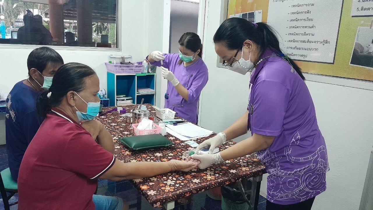 18/7/66 รพ.สต.บ้านสันป่าไร่ เจาะเลือด , วัดความดันโลหิต ผู้ป่วยโรคเบาหวาน ที่รับยาที่ รพ.สต.บ้านสันป่าไร่ จำนวน 20 ราย