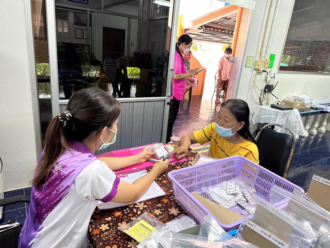 25/7/66 รพ.สต.บ้านสันป่าไร่ ให้บริการจ่ายยาผู้ป่วยโรคไม่ติดต่อ กลุ่ม 1 (โรคเบาหวาน) ที่รับยาที่ รพ.สต.บ้านสันป่าไร่ จำนวน 21 ราย