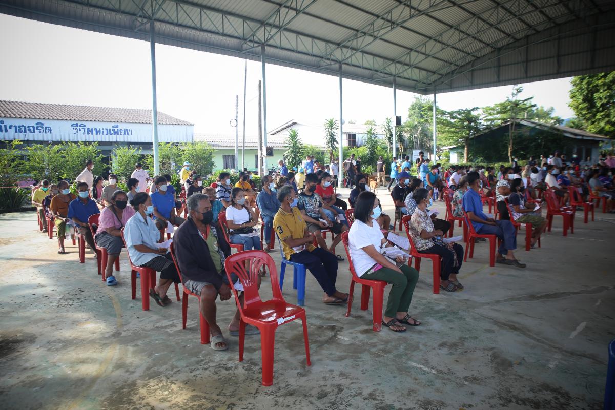 นายก อบจ.ตาก นำวัคซีน Moderna (รอบแรก) ลงพื้นที่ฉีดให้กับประชาชนกลุ่มเปราะบาง  เริ่มต้นที่อำเภอวังเจ้า จังหวัดตาก