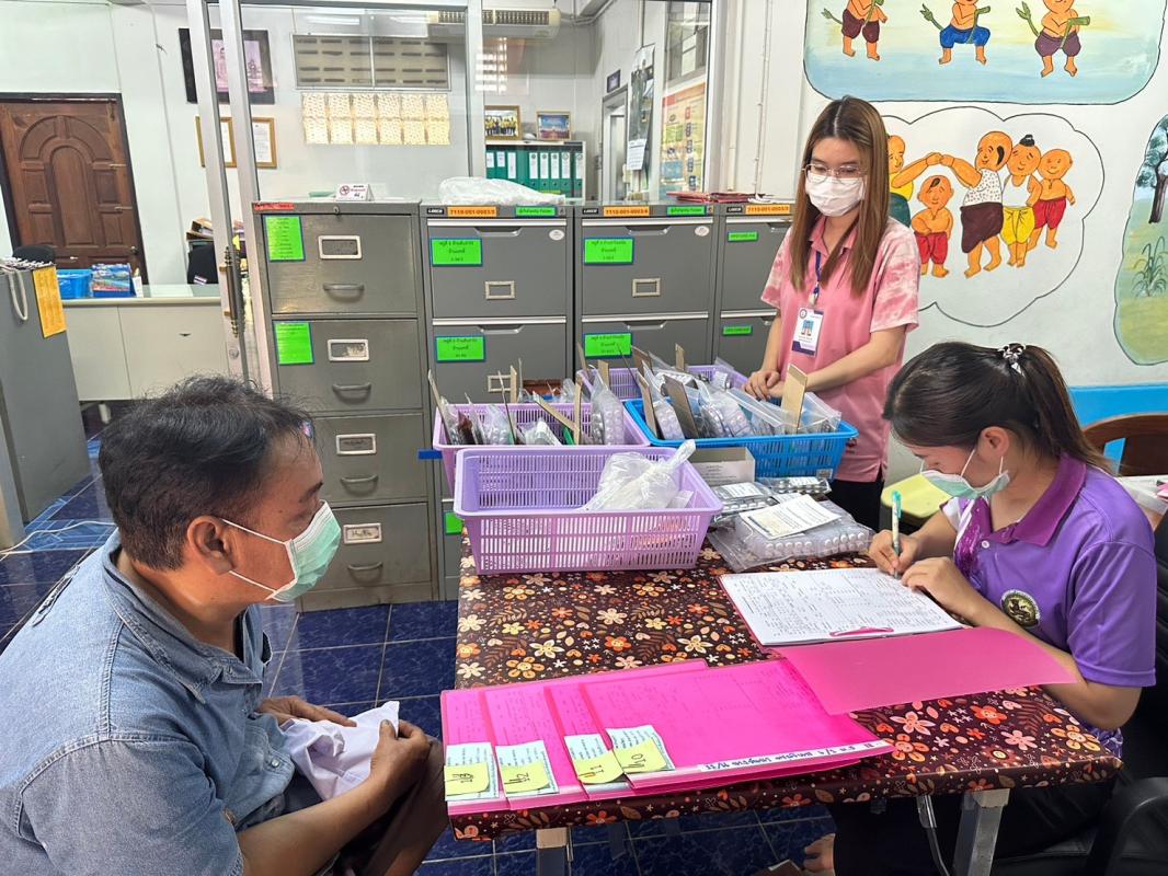 25/7/66 รพ.สต.บ้านสันป่าไร่ ให้บริการจ่ายยาผู้ป่วยโรคไม่ติดต่อ กลุ่ม 1 (โรคเบาหวาน) ที่รับยาที่ รพ.สต.บ้านสันป่าไร่ จำนวน 21 ราย