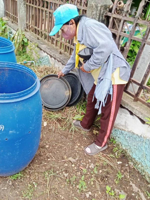 28/7/66 จนท.รพ.สต.บ้านสันป่าไร่ร่วมกับผู้นำชุมชน อสม. ,ประชาชนและชาวต่างชาติในพื้นที่หมู่ที่ 5 บ้านสันป่าไร่ รวมทั้งส่วนราชการในพื้นที่ ( อบต.พระธาตุและตชด.) จัดกิจกรรมจิตอาสา ป้องกันโรคไข้เลือดออก เนื่องในวันเฉลิมพระชนมพรรษา พระบาทสมเด็จพระเจ้าอยู่หัว รั