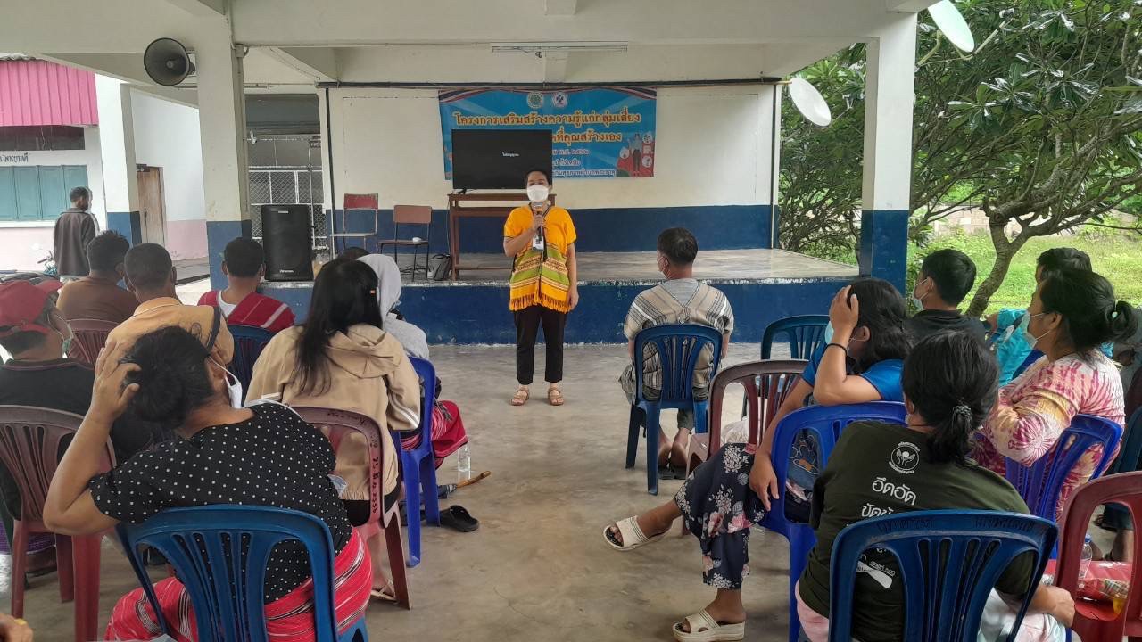 29766 จนท.รพ.สต.บ้านสันป่าไร่ร่วมกับเครือข่ายแม่ยุคใหม่ใส่ใจสุขภาพ จัดอบรมโครงการส่งเสริมความรู้แก่กลุ่มเสี่ยง”เบาหวาน”โรคที่คุณสร้างเอง ณ โรงเรียนบ้านป่าไร่เหนือ โดยมีคุณประนอม จันธิดา จนท.รพ.แม่ระมาดเป็นวิทยากร สนับสนุนงบประมาณจากกองทุนหลักประกันสุขภาพต