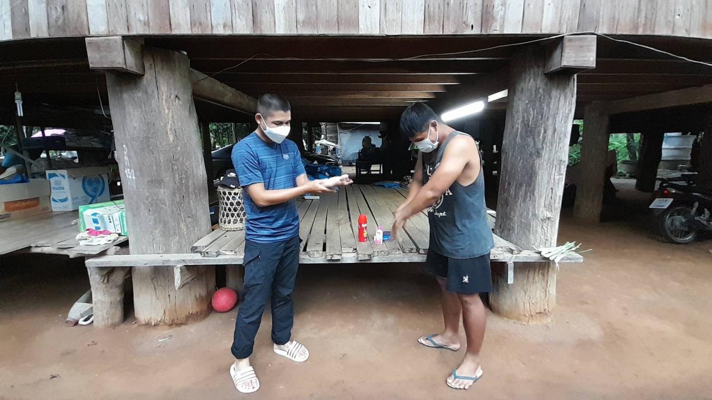 30/7/66 จนท.รพ.สต.บ้านสันป่าไร่ร่วมกับอสม.ม.3บ้านป่าไร่เหนือ ควบคุมโรคไข้เลือดออกรอบที่1 พร้อมทั้งสอบสวนโรคเคสนางรัตนา พิทักษ์พิบูลย์ศรี