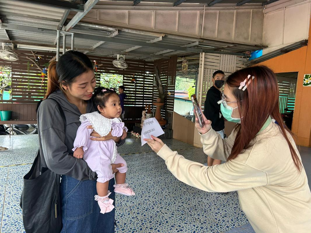 9866 รพ.สต.บ้านสันป่าไร่ ให้บริการฉีดวัคซีนเด็ก อายุ 0-5 ปี จำนวน 23 คน และตรวจสุขภาพช่องปาก , เคลือบฟลูออไรด์ , เจาะเลือดตรวจ Hct , จ่ายยา para syr และ ferrous syr