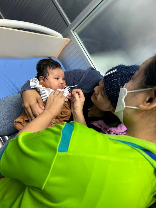 9866 รพ.สต.บ้านสันป่าไร่ ให้บริการฉีดวัคซีนเด็ก อายุ 0-5 ปี จำนวน 23 คน และตรวจสุขภาพช่องปาก , เคลือบฟลูออไรด์ , เจาะเลือดตรวจ Hct , จ่ายยา para syr และ ferrous syr