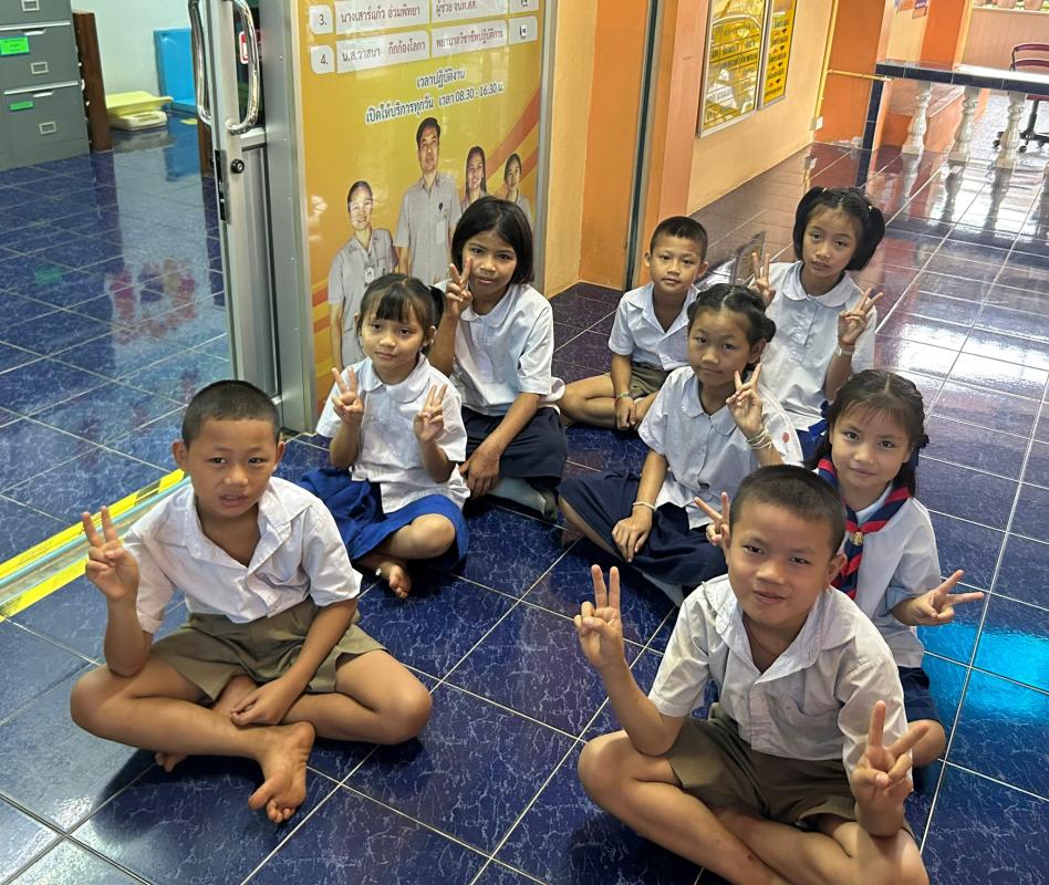 23/8/66 รพ.สต.บ้านสันป่าไร่ ติดตามฉีดวัคซีนนักเรียน (รอบสอง) จำนวน 5 โรงเรียน รวมนักเรียน 40 คน