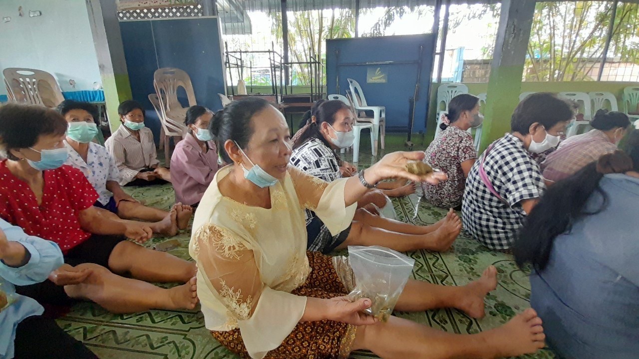 30/8/66 รพ.สต.บ้านสันป่าไร่ ร่วมกับกลุ่มผู้สูงอายุบ้านสันป่าไร่ จัดอบรมโครงการส่งเสริมสุขภาพผู้สูงวัย จิตแจ่มใส ร่างกายแข็งแรง โดยมีวิทยากรจากฝ่ายแพทย์แผนไทย รพ.แม่ระมาด ณ หอประชุมโรงเรียนบ้านสันป่าไร่ มีผู้สูงอายุเข้าร่วมกิจกรรม จำนวน 100 คน