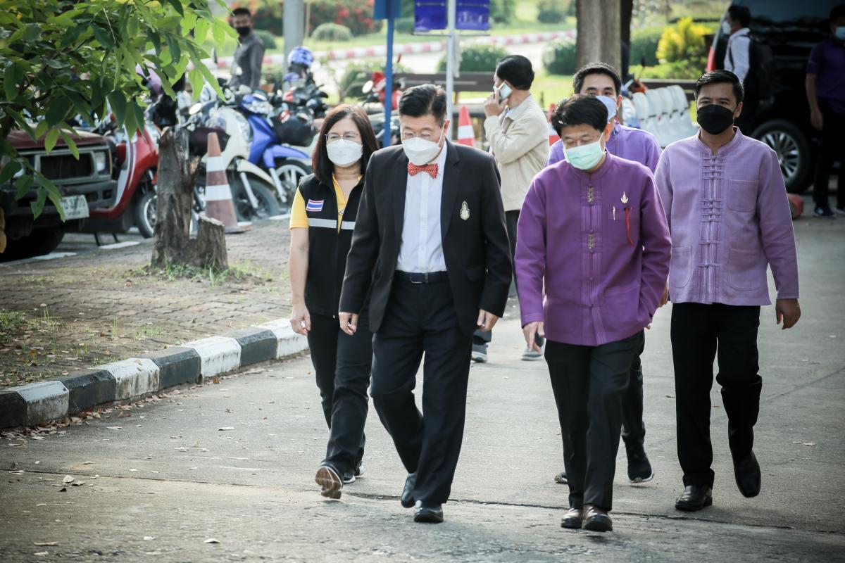 นายก อบจ.ตาก นำวัคซีน Moderna (รอบแรก) ลงพื้นที่ฉีดให้กับประชาชนกลุ่มเปราะบาง ในพื้นที่อำเภอบ้านตาก จังหวัดตาก