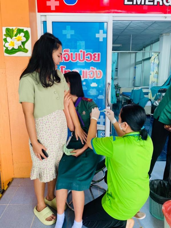 6966 รพ.สต.บ้านสันป่าไร่ ฉีดวัคซีน HPV(ป้องกันโรคมะเร็งปากมดลูก)นักเรียนหญิง ชั้น ป.5 ถึง ม.3 จำนวน 7 ร.ร. รวมทั้งหมด 74 ราย