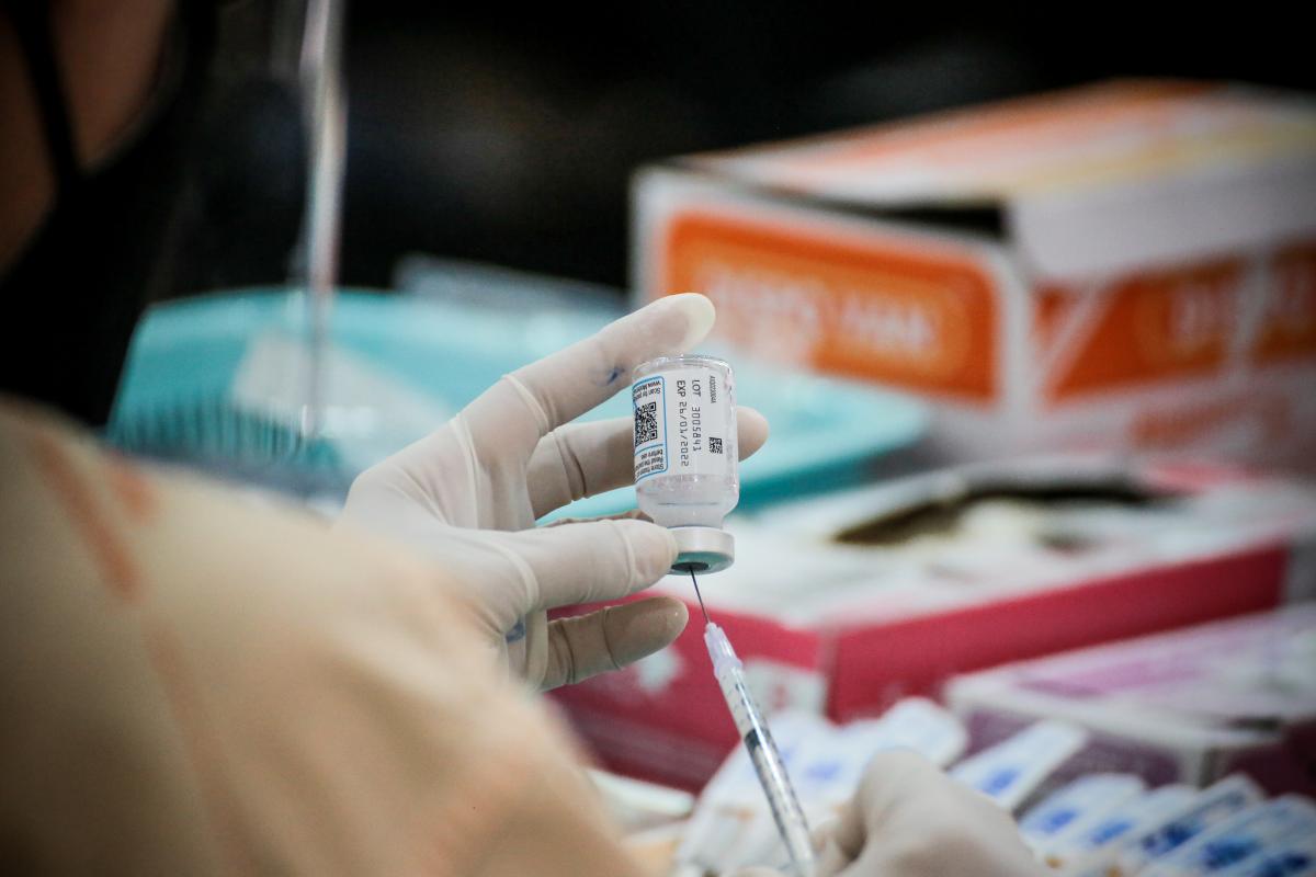 นายก อบจ.ตาก นำวัคซีน Moderna (รอบแรก) ลงพื้นที่ฉีดให้กับประชาชนกลุ่มเปราะบาง ในพื้นที่อำเภอบ้านตาก จังหวัดตาก