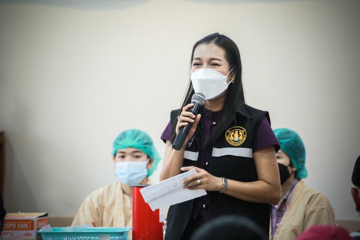 นายก อบจ.ตาก นำวัคซีน Moderna (รอบแรก) ลงพื้นที่ฉีดให้กับประชาชนกลุ่มเปราะบาง ในพื้นที่อำเภอบ้านตาก จังหวัดตาก