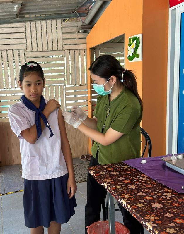 20/9/66 รพ.สต.บ้านสันป่าไร่ ฉีดวัคซีนนักเรียน (รอบที่ 3) จำนวน 5 โรงเรียน 42 คน