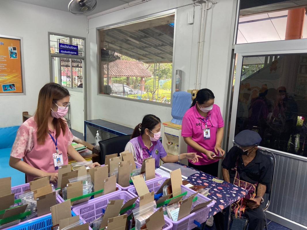 26/9/66 รพ.สต.บ้านสันป่าไร่ ร่วมกับ รพ.แม่ระมาด จ่ายยาให้ผู้ป่วย NCD กลุ่ม 3 (โรคความดันโลหิตสูง) จำนวน 50 ราย