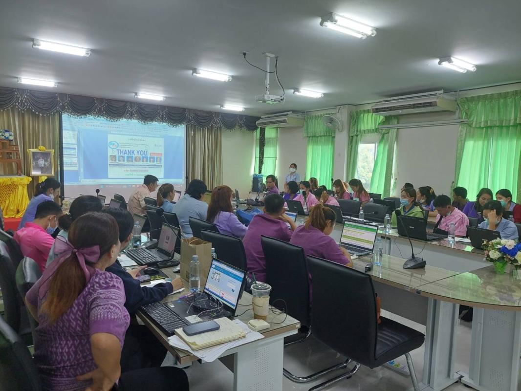 10/10/66 รพ.แม่ระมาด จัดอบรมการบันทึกข้อมูลบริการต่าง ๆ (เพื่อจัดเก็บรายได้จากงบ สปสช.หมวด fee schedule และ e claim ) ให้แก่สถานบริการสาธารณสุขทุกแห่งในอำเภอแม่ระมาด ที่ สำนักงานสาธารณสุขอำเภอแม่ระมาด