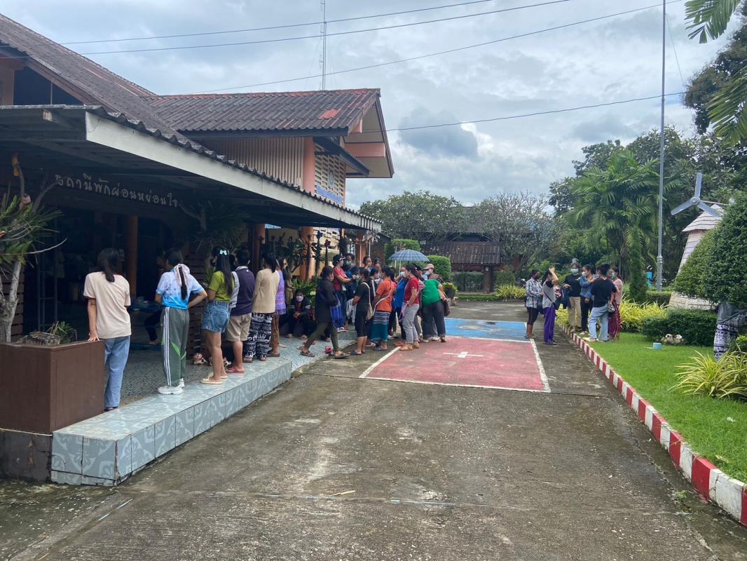 11/10/66 รพ.สต.บ้านสันป่าไร่ ฉีดวัคซีนป้องกันโรคมะเร็งปากมดลูก(HPV) เข็ม 1 กลุ่มประชาชนทั่วไป ให้แก่สตรีอายุ 15-45 ปี จำนวน 250 คน