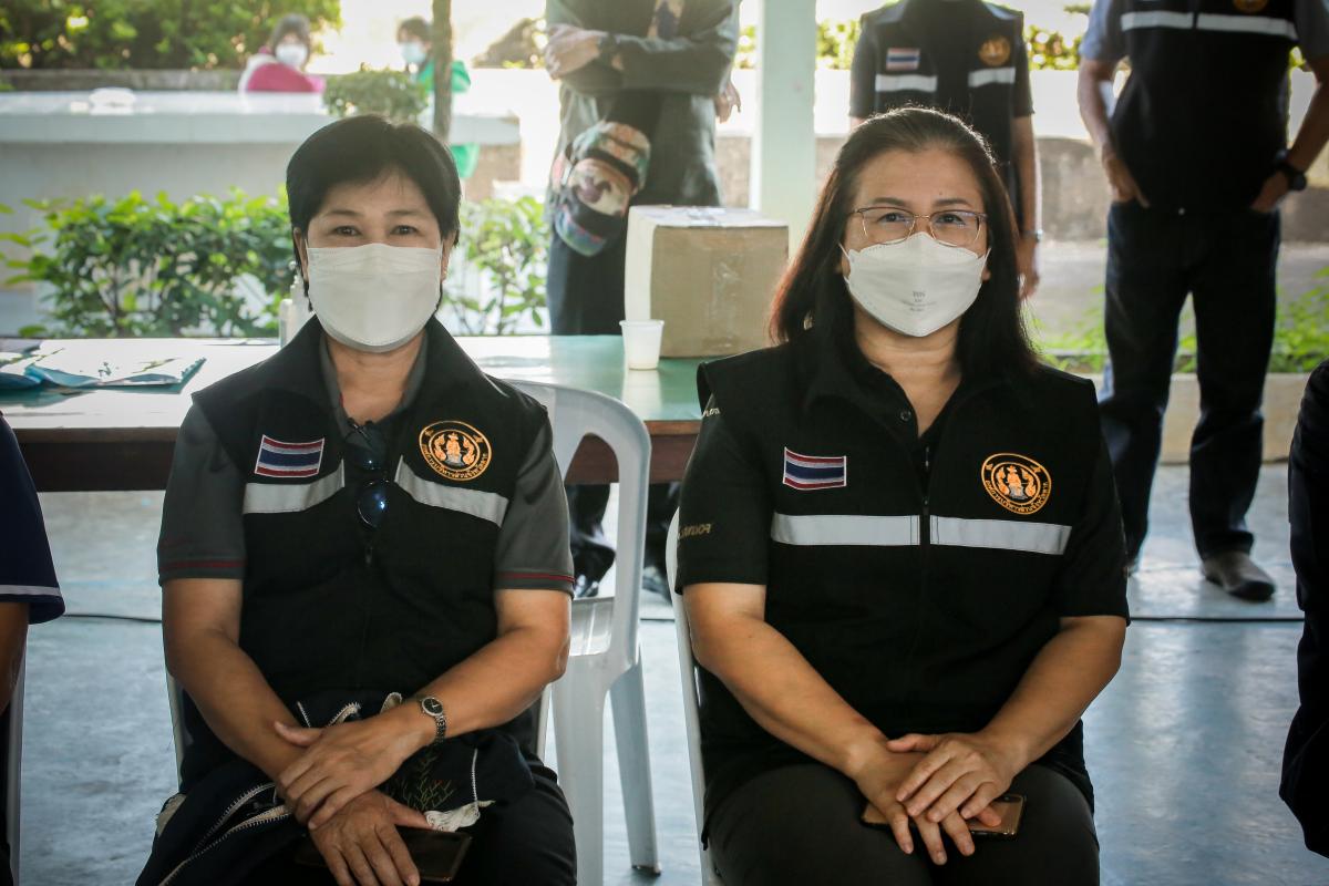 นายก อบจ.ตาก นำวัคซีน Moderna (รอบแรก) ลงพื้นที่ฉีดให้กับประชาชนกลุ่มเปราะบาง ในพื้นที่อำเภอท่าสองยาง จังหวัดตาก