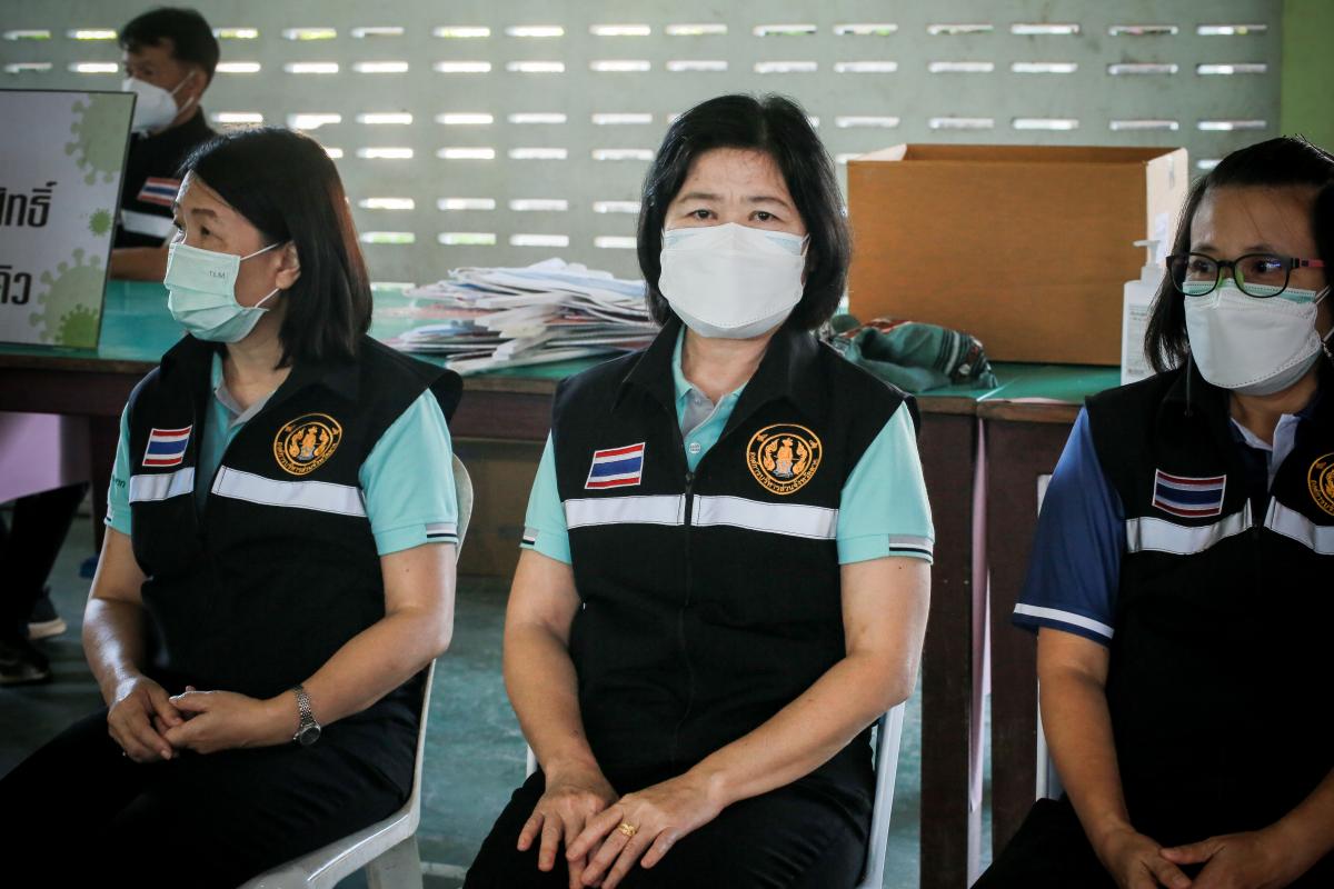 นายก อบจ.ตาก นำวัคซีน Moderna (รอบแรก) ลงพื้นที่ฉีดให้กับประชาชนกลุ่มเปราะบาง ในพื้นที่อำเภอท่าสองยาง จังหวัดตาก