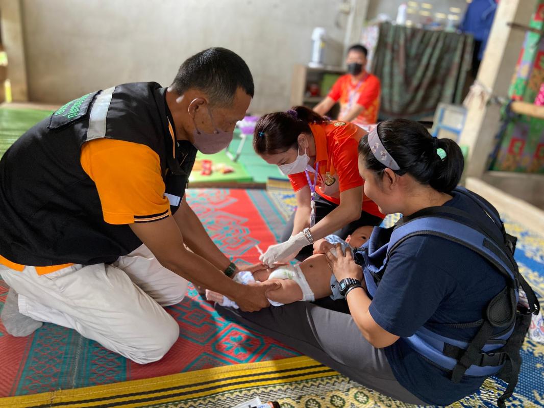 9/11/66 รพ.สต.บ้านสันป่าไร่ ออกหน่วยฉีดวัคซีนเด็กอายุ 2 เดือน ถึง 4 ปี เขต สสช.ห้วยกระทิง จำนวน 8 ราย และ เจาะเลือดตรวจ hct ,จ่ายยา para syr , ferrous syr