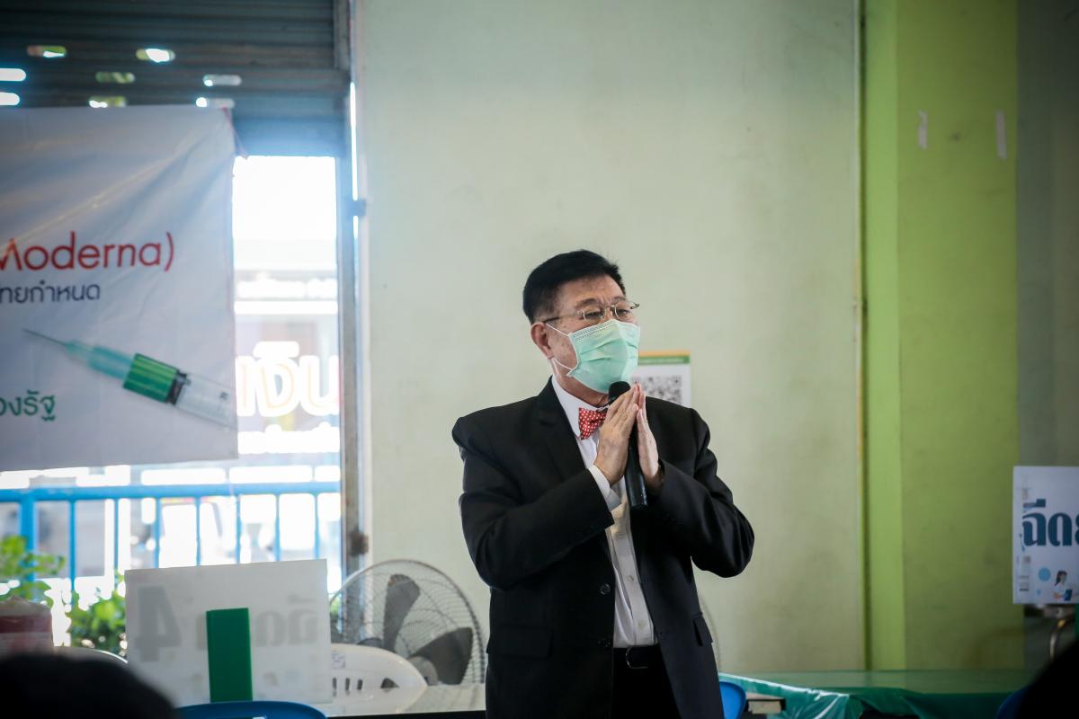 นายก อบจ.ตาก นำวัคซีน Moderna (รอบแรก) ลงพื้นที่ฉีดให้กับประชาชนกลุ่มเปราะบาง ในพื้นที่อำเภอท่าสองยาง จังหวัดตาก