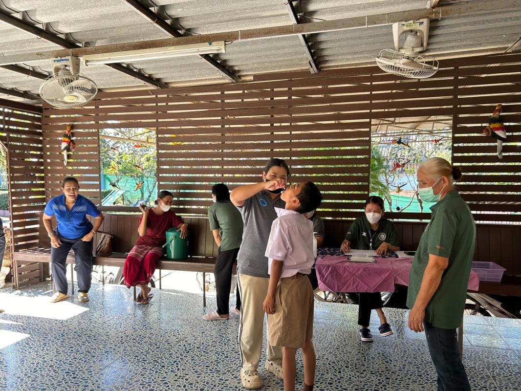 15 พ.ย.66 รพ.สต.บ้านสันป่าไร่ รณรงค์หยอดวัคซีนป้องกันโรคโปลิโอ รอบแรก แก่เด็กไทยอายุ 0-5 ปี และเด็กต่างชาติอายุ 0-15 ปี จำนวน 379 ราย และนัดหมายรณรงค์ รอบสอง(วันที่ 19 ธ.ค.66)