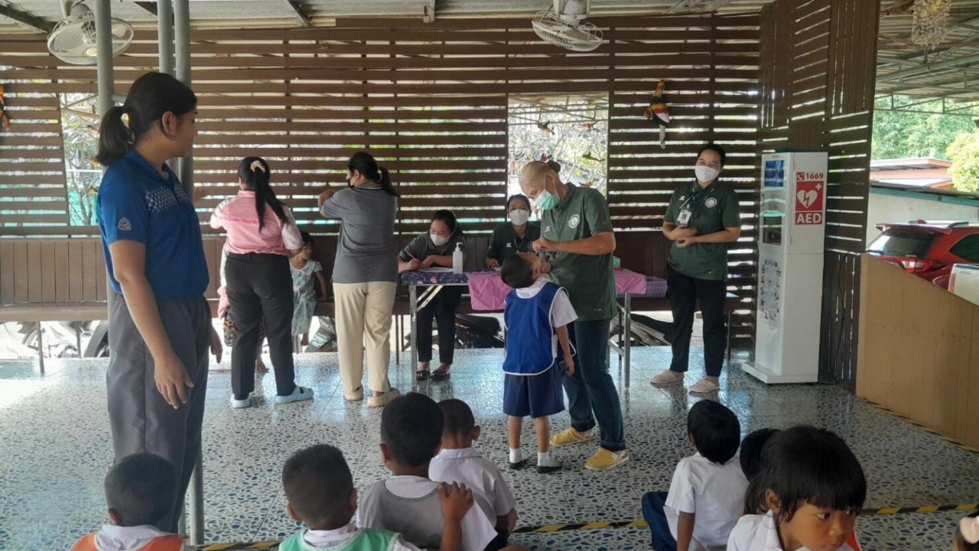 15 พ.ย.66 รพ.สต.บ้านสันป่าไร่ รณรงค์หยอดวัคซีนป้องกันโรคโปลิโอ รอบแรก แก่เด็กไทยอายุ 0-5 ปี และเด็กต่างชาติอายุ 0-15 ปี จำนวน 379 ราย และนัดหมายรณรงค์ รอบสอง(วันที่ 19 ธ.ค.66)