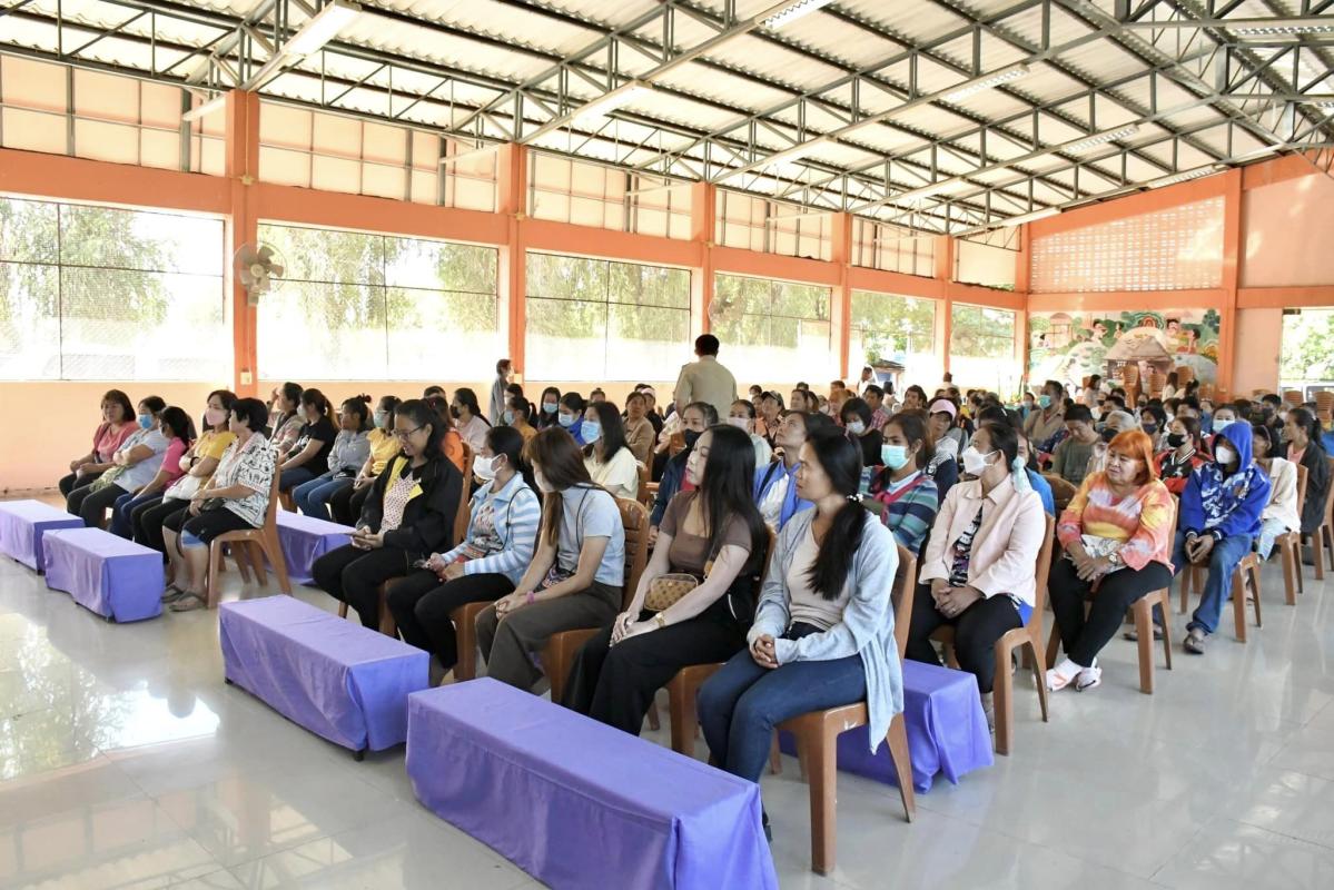 ประธานสภาองค์การบริหารส่วนจังหวัดตาก เป็นประธานในพิธีมอบสื่อการเรียนการสอน  (ประเภทสื่อเทคโนโลยีสารสนเทศ) ณ อาคารเอนกประสงค์โรงเรียนบ้านแม่กาษา  อำเภอแม่สอด จังหวัดตาก 