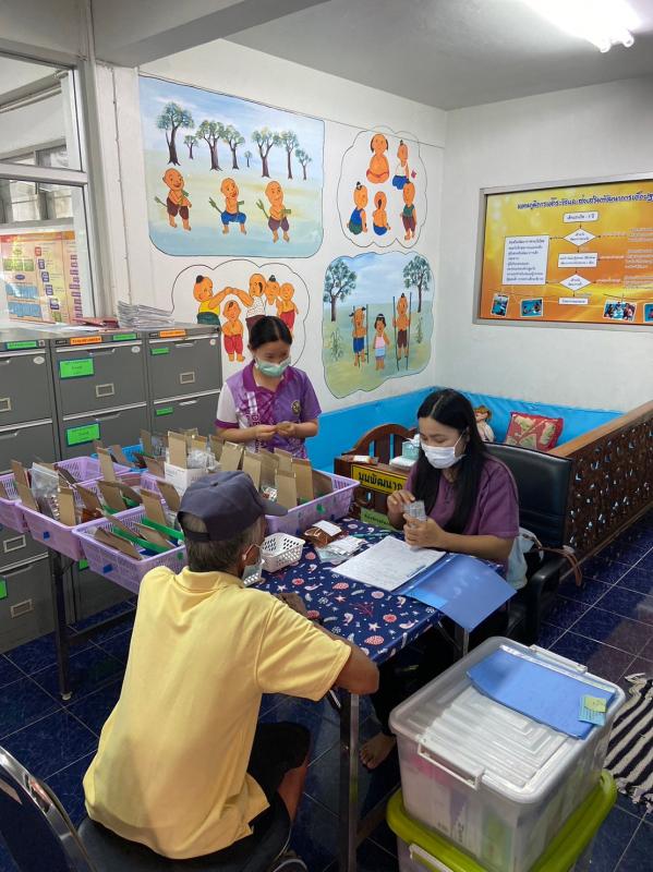 28/11/66 รพ.สต.บ้านสันป่าไร่ ร่วมกับทีม รพ.แม่ระมาด จ่ายยาให้แก่ผู้ป่วยโรคความดันโลหิตสูงที่รับยาที่ รพ.สต.(กลุ่ม2)จำนวน 52 ราย และตรวจสุขภาพช่องปาก , พบแพทย์/ฟังผลการตรวจเลือดประจำปี , ตรวจนับจำนวนยาและทบทวนความเข้าใจการทานยาก่อนผู้ป่วยกลับบ้าน