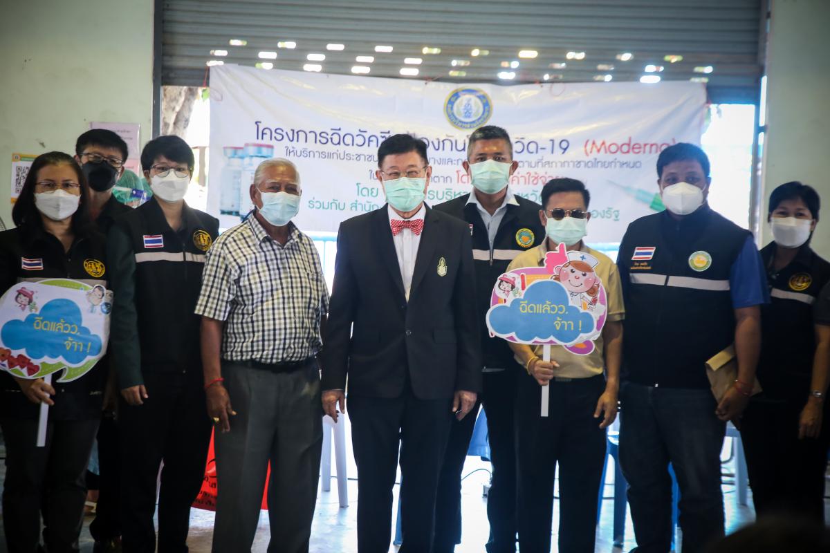 นายก อบจ.ตาก นำวัคซีน Moderna (รอบแรก) ลงพื้นที่ฉีดให้กับประชาชนกลุ่มเปราะบาง ในพื้นที่อำเภอท่าสองยาง จังหวัดตาก