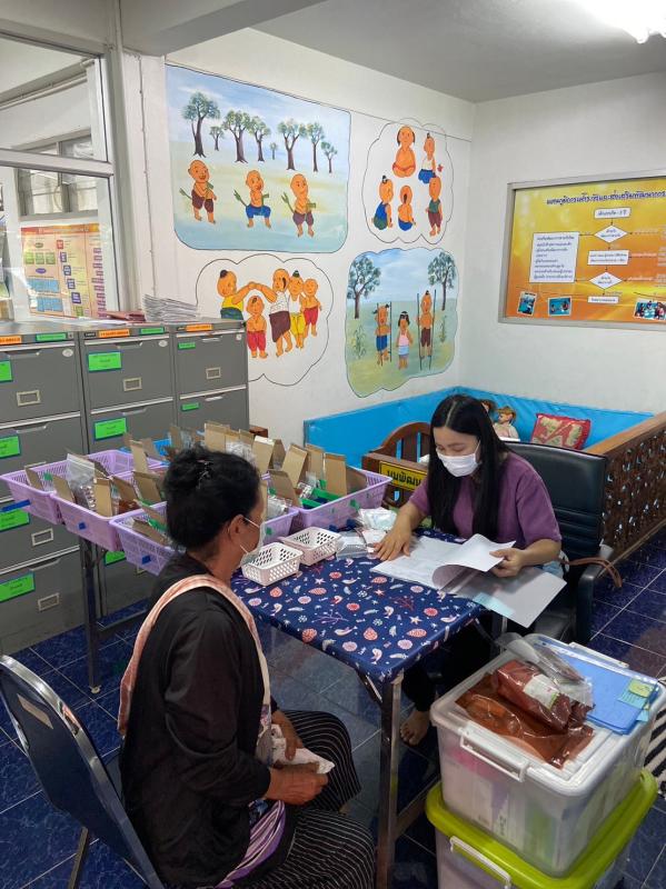 28/11/66 รพ.สต.บ้านสันป่าไร่ ร่วมกับทีม รพ.แม่ระมาด จ่ายยาให้แก่ผู้ป่วยโรคความดันโลหิตสูงที่รับยาที่ รพ.สต.(กลุ่ม2)จำนวน 52 ราย และตรวจสุขภาพช่องปาก , พบแพทย์/ฟังผลการตรวจเลือดประจำปี , ตรวจนับจำนวนยาและทบทวนความเข้าใจการทานยาก่อนผู้ป่วยกลับบ้าน