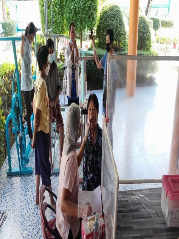 28/11/66 รพ.สต.บ้านสันป่าไร่ ร่วมกับทีม รพ.แม่ระมาด จ่ายยาให้แก่ผู้ป่วยโรคความดันโลหิตสูงที่รับยาที่ รพ.สต.(กลุ่ม2)จำนวน 52 ราย และตรวจสุขภาพช่องปาก , พบแพทย์/ฟังผลการตรวจเลือดประจำปี , ตรวจนับจำนวนยาและทบทวนความเข้าใจการทานยาก่อนผู้ป่วยกลับบ้าน