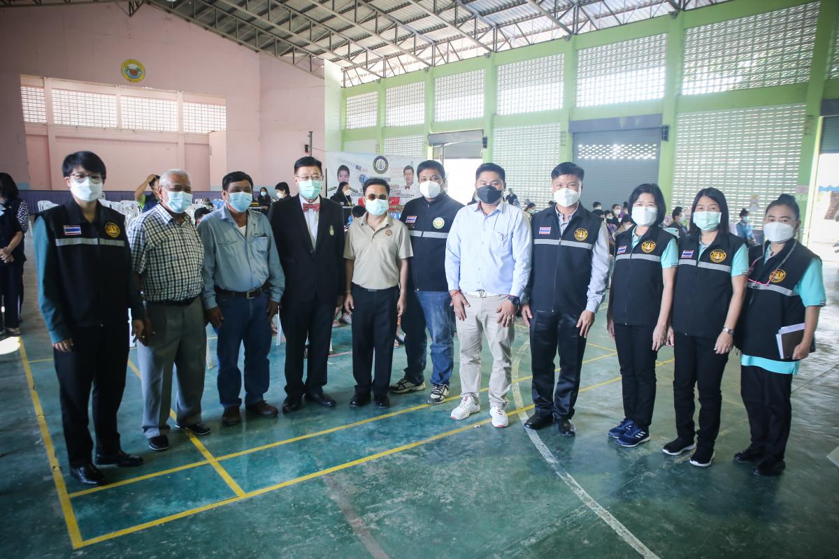 นายก อบจ.ตาก นำวัคซีน Moderna (รอบแรก) ลงพื้นที่ฉีดให้กับประชาชนกลุ่มเปราะบาง ในพื้นที่อำเภอท่าสองยาง จังหวัดตาก