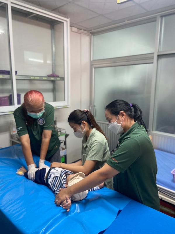 13/12/66 รพ.สต.บ้านสันป่าไร่ ฉีดวัคซีนเด็ก , ยืนยันตัวตน(Authen) , ตรวจสุขภาพช่องปาก , เคลือบฟลูออไรด์ , เจาะเลือดตรวจ hct , จ่ายยาน้ำเสริมธาตุเหล็ก(ferrous syr) และ ยาลดไข้(para syr) มีผู้มารับบริการ 18 ราย