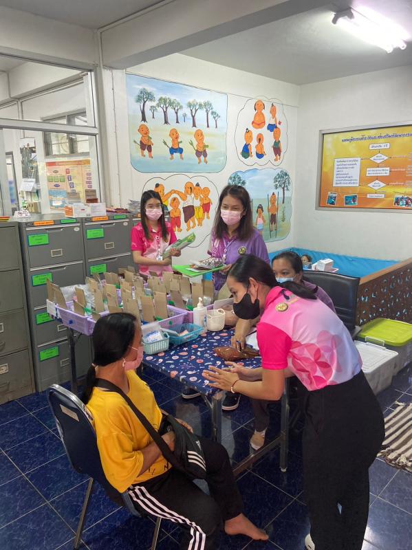 26/12/66 ช่วงบ่าย รพ.สต.บ้านสันป่าไร่ จ่ายยาผู้ป่วยโรคความดันโลหิตสูง กลุ่มที่ 3 จำนวน 48 case มีการแจ้งผล screening lab และ ,EKG โดยแพทย์ รพ.แม่ระมาด , ตรวจนับจำนวนยาและทบทวนความเข้าใจการทานยาก่อนกลับบ้าน