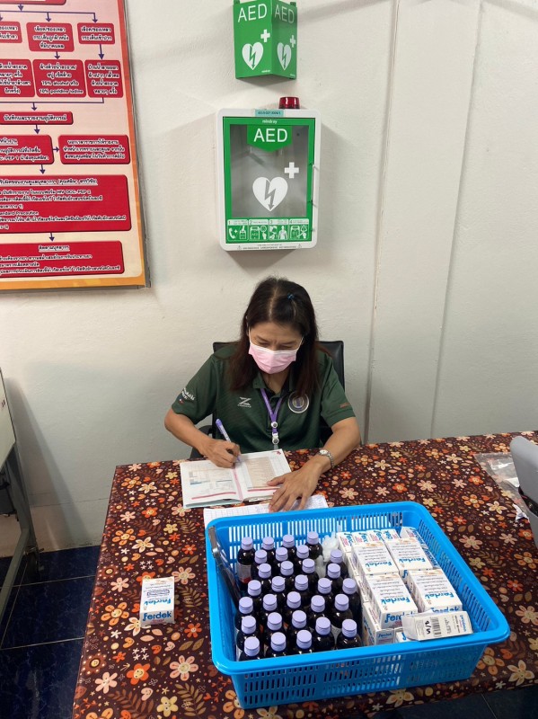 10167 รพ.สต.บ้านสันป่าไร่ ฉีดวัคซีนเด็กอายุ 2 เดือน ถึง 4 ปี จำนวน 37 ราย และ ตรวจสุขภาพช่องปาก , เคลือบฟลูออไรด์ , เจาะเลือดตรวจ Hct , จ่ายยา para syr , ferrous syr , แจกของเล่นให้เด็ก ๆ ทุกคน