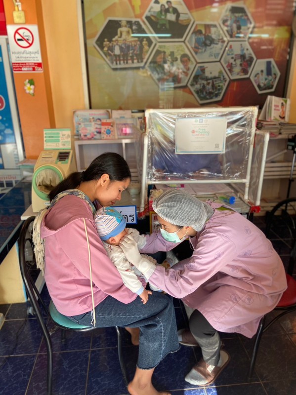 10167 รพ.สต.บ้านสันป่าไร่ ฉีดวัคซีนเด็กอายุ 2 เดือน ถึง 4 ปี จำนวน 37 ราย และ ตรวจสุขภาพช่องปาก , เคลือบฟลูออไรด์ , เจาะเลือดตรวจ Hct , จ่ายยา para syr , ferrous syr , แจกของเล่นให้เด็ก ๆ ทุกคน